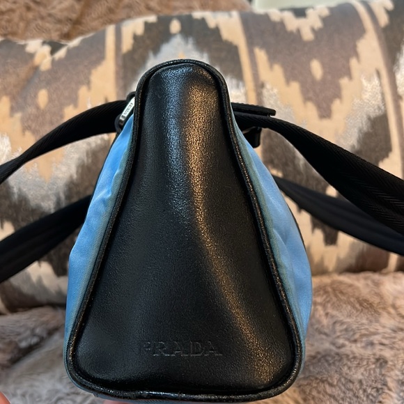 PRADA Nylon Blue Long Strap Shoulder bag casual / sporty look - priced to sell - Picture 4 of 17